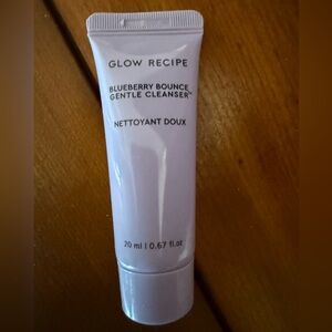 ❤️ 3/$25 Glow Recipe Blueberry Bounce Gentle Cleanser